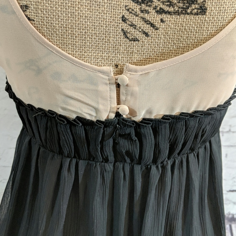 Mix It Sexy Flowing Tank Top - Picture 5 of 6